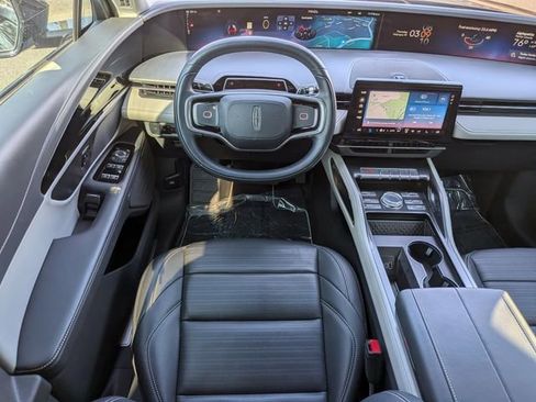 Certified 2024 Lincoln Nautilus Reserve image 14