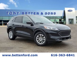 Used 2022 Ford Escape SE image 1