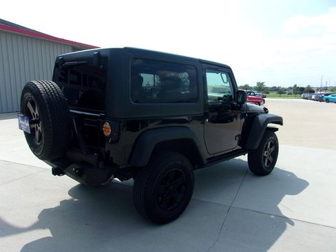 Used 2016 Jeep Wrangler Sport image 3