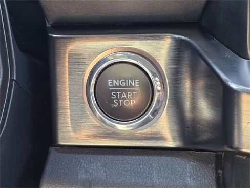 Used 2023 Ford F250 Lariat w/ FX4 Off-Road Package image 17