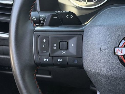 Used 2025 Nissan Rogue SV AWD/4WD image 14
