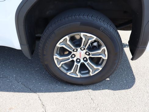 Used 2025 GMC Sierra 1500 SLT AWD/4WD image 38