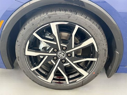 New 2026 Toyota Prius Plug-In Hybrid FWD image 27