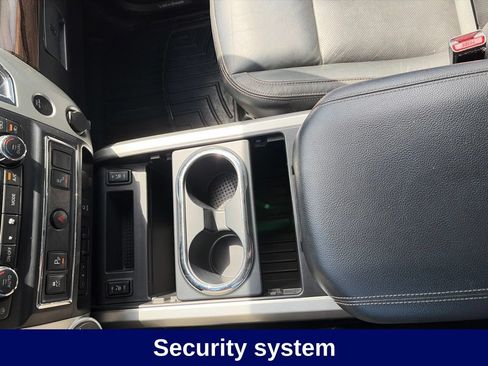 Used 2018 Nissan Titan SL w/ Texas Titan Edition AWD/4WD image 21