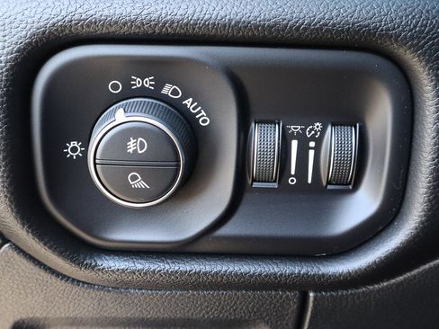 Used 2022 RAM 1500 Laramie image 19