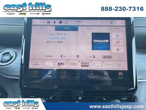 Used 2023 Jeep Grand Cherokee Limited w/ Black Appearance Package image 29