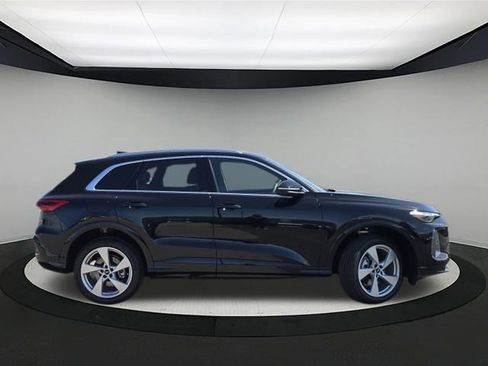 New 2025 Audi Q5 Premium Plus image 8
