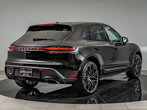 Certified 2026 Porsche Macan AWD/4WD image 8