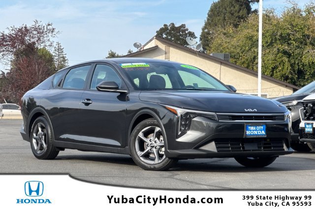Used 2026 Kia K4 FWD image 1