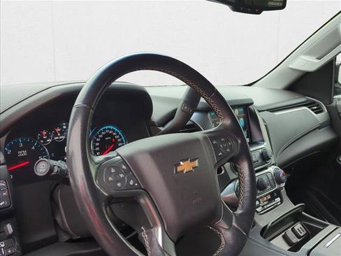 Used 2019 Chevrolet Suburban Premier image 9