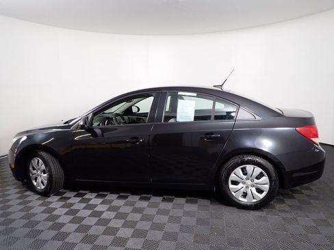 Used 2013 Chevrolet Cruze LS image 14