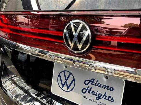New 2026 Volkswagen Atlas SE image 15