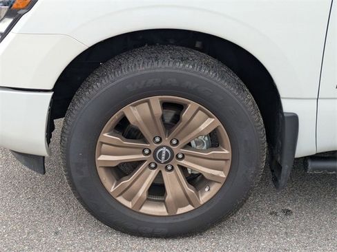 Used 2024 Nissan Titan SV w/ SV Bronze Edition Package image 10