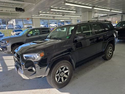 Used 2019 Toyota 4Runner TRD Off-Road Premium image 2