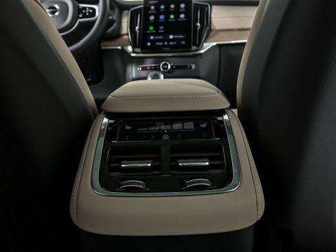 New 2026 Volvo XC90 B6 Plus w/ Protection Package Premier image 20