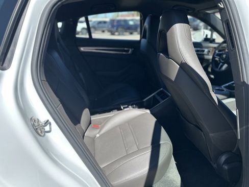 Used 2018 Porsche Panamera 4S image 11