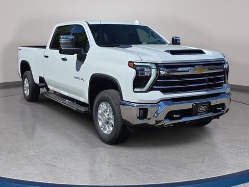 Used 2025 Chevrolet Silverado 2500 LTZ w/ LTZ Convenience Package AWD/4WD image 4