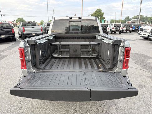 Used 2025 RAM 1500 Limited AWD/4WD image 19