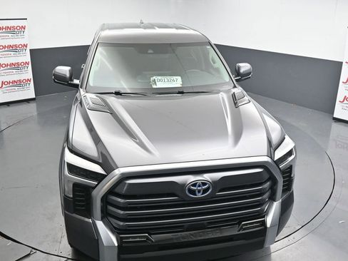 Used 2024 Toyota Tundra Limited AWD/4WD image 28