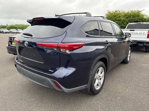Used 2020 Toyota Highlander L AWD/4WD image 4