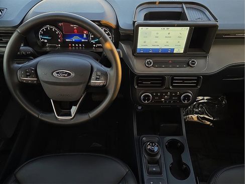 Used 2024 Ford Maverick Lariat w/ Black Appearance Package image 9