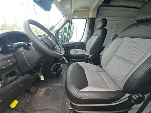 Used 2026 RAM ProMaster 2500 w/ Convenience Group FWD image 6