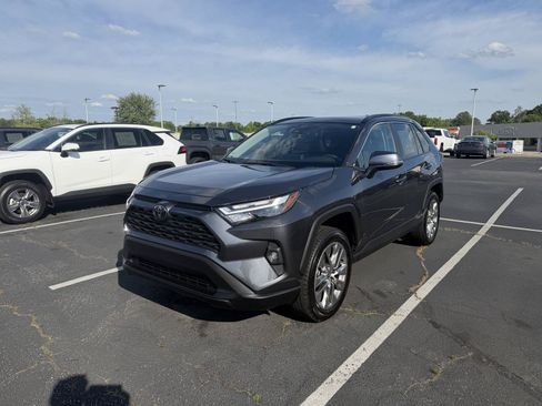 Used 2023 Toyota RAV4 XLE Premium FWD image 3