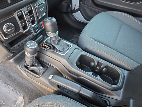 Used 2024 Jeep Wrangler Unlimited Sahara w/ Safety Group AWD/4WD image 22