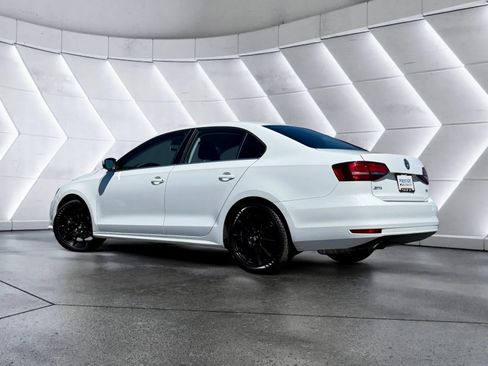 Used 2017 Volkswagen Jetta S w/ Jetta S Cold Weather Package FWD image 6