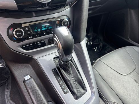 Used 2014 Ford Focus Titanium FWD image 29