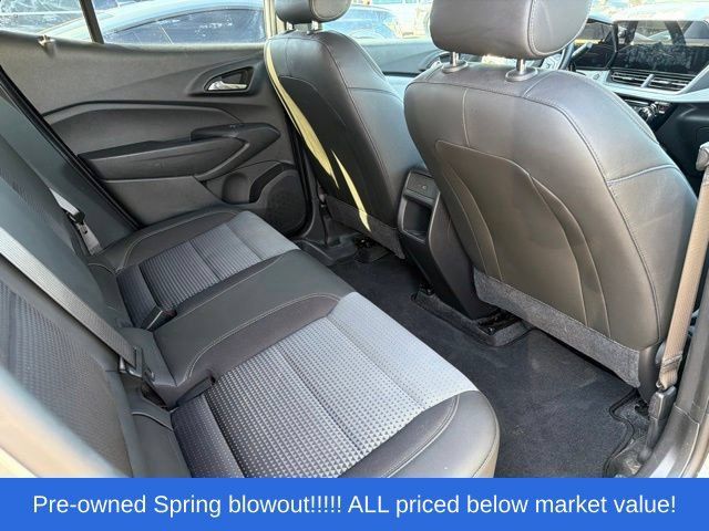 Used 2024 Chevrolet Trax LT w/ Sunroof Package FWD image 12