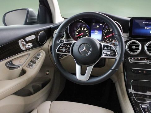 Used 2022 Mercedes-Benz GLC 300 image 18