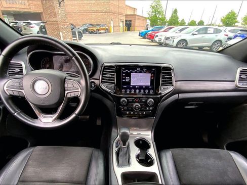 Used 2019 Jeep Grand Cherokee Altitude RWD image 15
