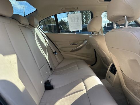 Used 2012 BMW 328i Sedan w/ Premium Pkg image 18