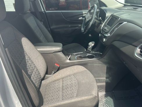 Used 2022 Chevrolet Equinox LT image 12