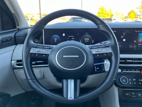 Used 2025 Hyundai Tucson Limited image 15