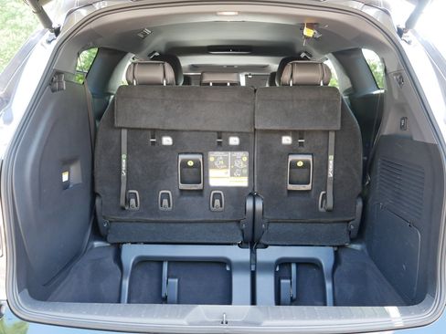 Used 2022 Toyota Sienna XSE w/ XSE Plus Package FWD image 17