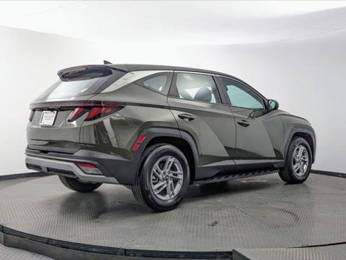 Used 2025 Hyundai Tucson SE FWD image 8