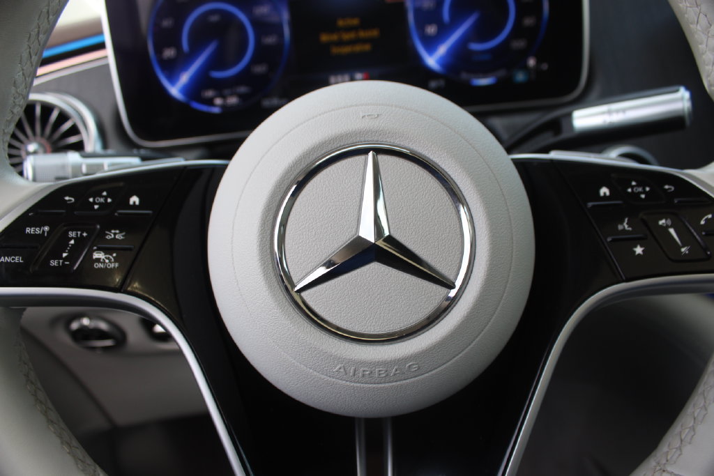 Used 2023 Mercedes-Benz EQS 450+ SUV image 30