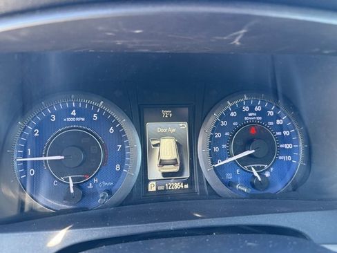 Used 2015 Toyota Sienna XLE image 11