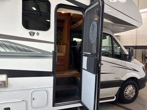 Used 2016 Mercedes-Benz Sprinter 3500 image 13