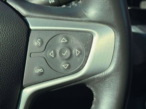 Used 2022 GMC Acadia SLT w/ LPO, Roadside Safety Package image 19