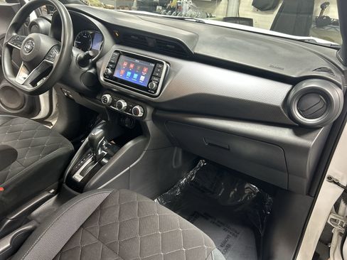 Used 2020 Nissan Kicks S image 28