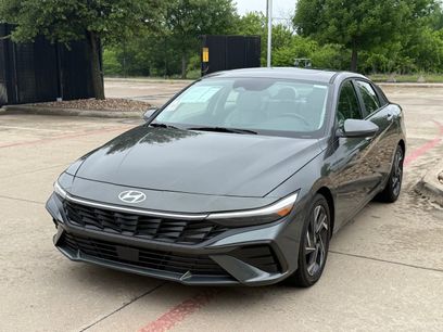 Used 2025 Hyundai Elantra Limited