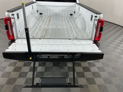 Certified 2025 Ford F350 Lariat w/ FX4 Off-Road Package AWD/4WD image 8