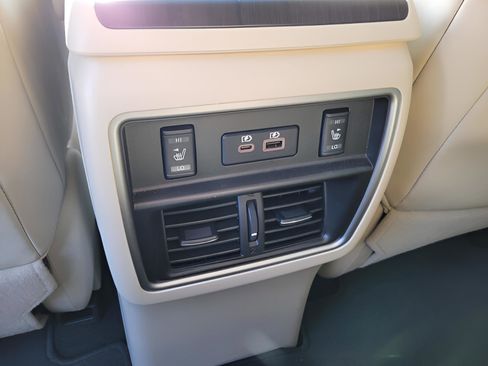 Used 2019 Nissan Murano Platinum image 17