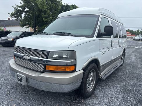 Used 2004 Chevrolet Express 1500 RWD image 10