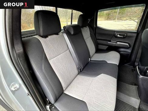 Certified 2023 Toyota Tacoma TRD Off-Road AWD/4WD image 20