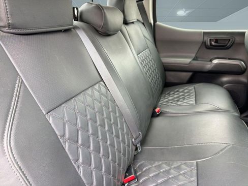 Used 2022 Toyota Tacoma SR5 w/ Technology Package RWD image 27