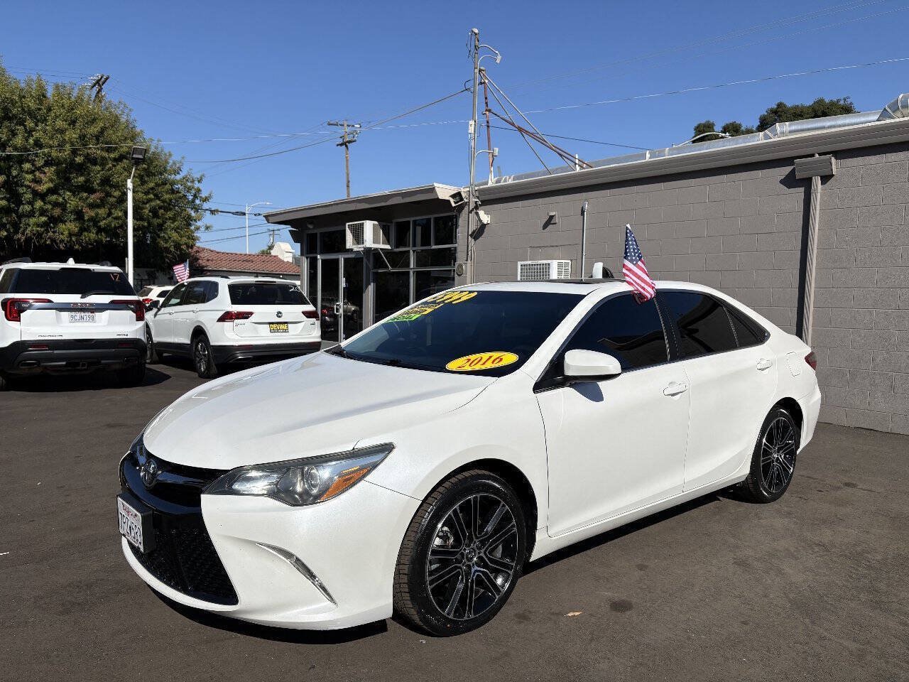 Used 2016 Toyota Camry SE FWD image 4